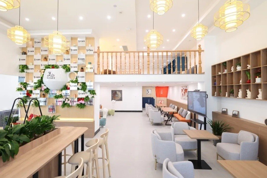 走进 Y·cafe，，，，，，，邂逅一场味蕾与灵魂的浪漫对话